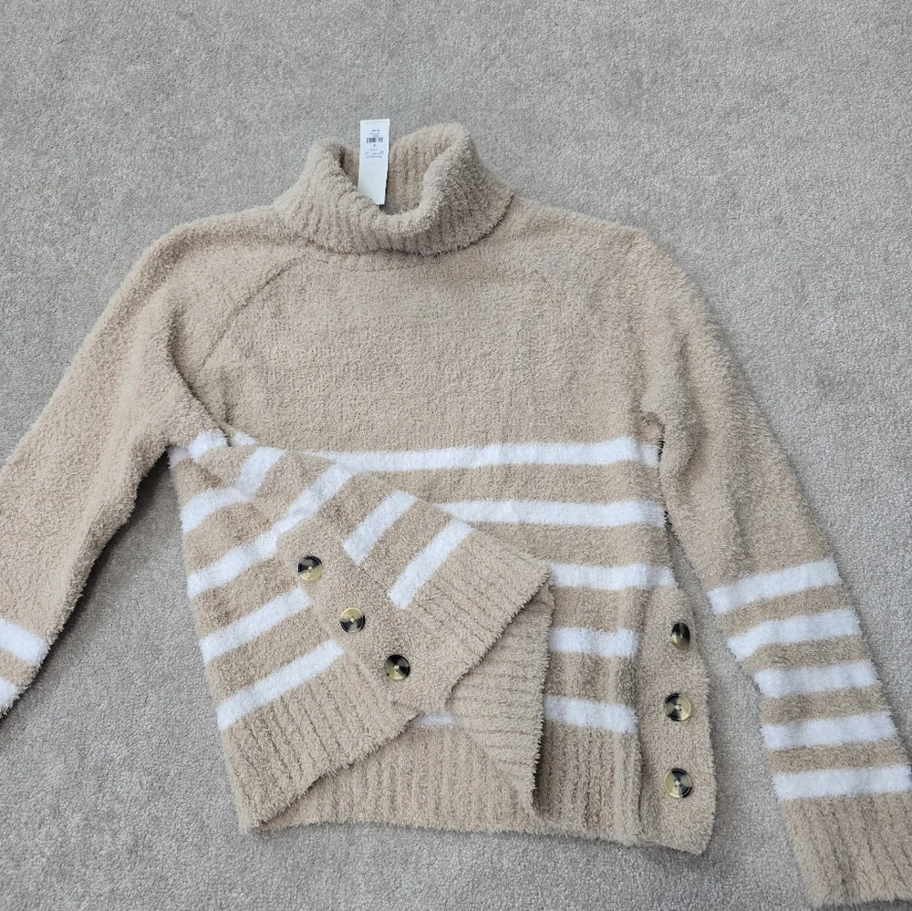 NWT Francesca's Harper Heritage Long Sleeve Turtleneck Top Size Small - Picture 2 of 5